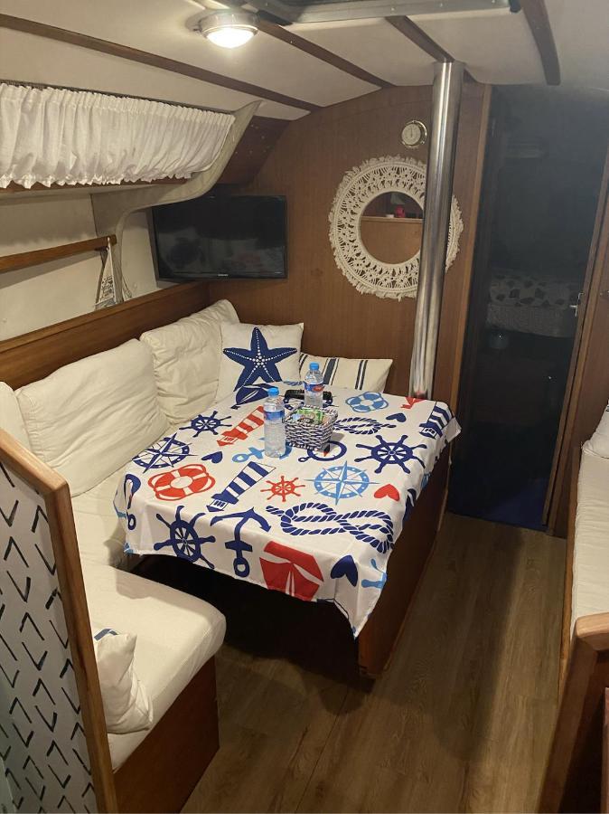 Acogedor Velero En El Forum Hotel Сант Адриа де Бесос Екстериор снимка